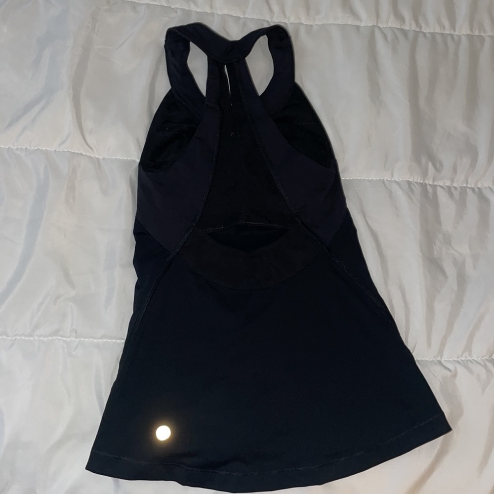 Lululemon - Picture 2 of 4